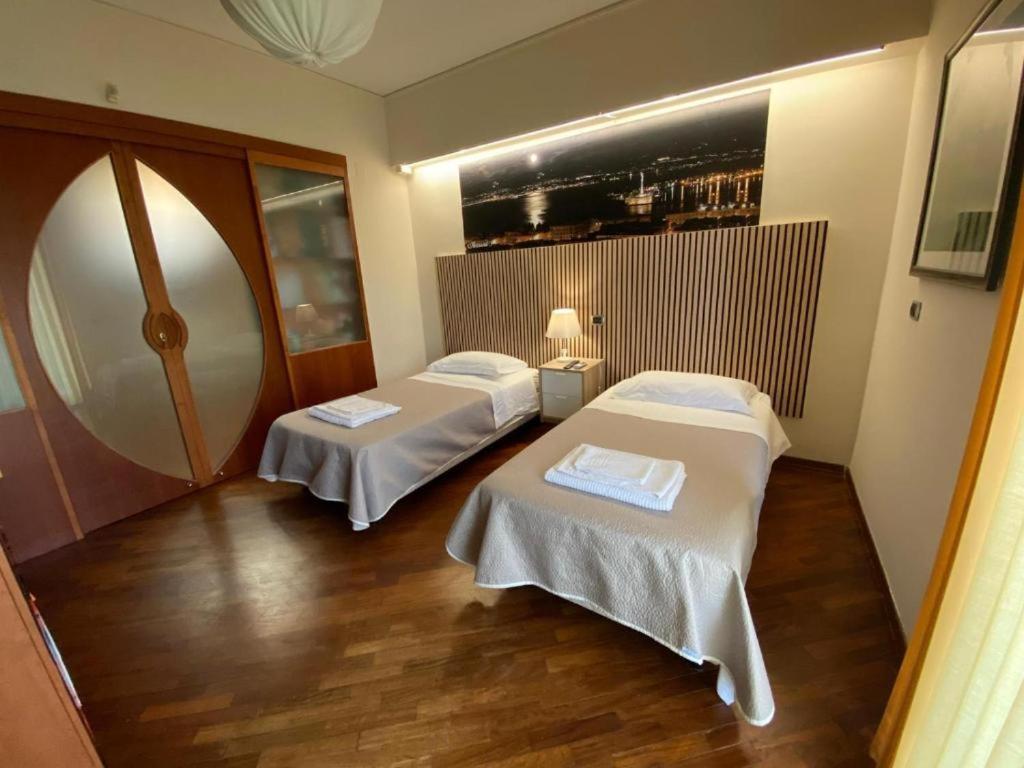 Casa Battisti Messina Guest House In Centro Citta, Ideale Per Famiglie O Gruppi Екстериор снимка