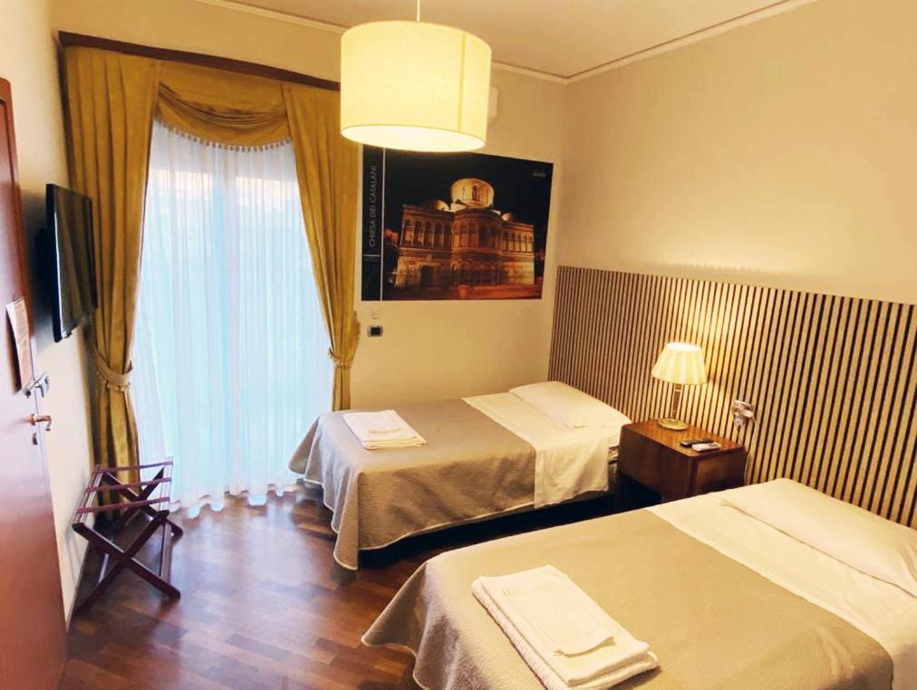 Casa Battisti Messina Guest House In Centro Citta, Ideale Per Famiglie O Gruppi Екстериор снимка