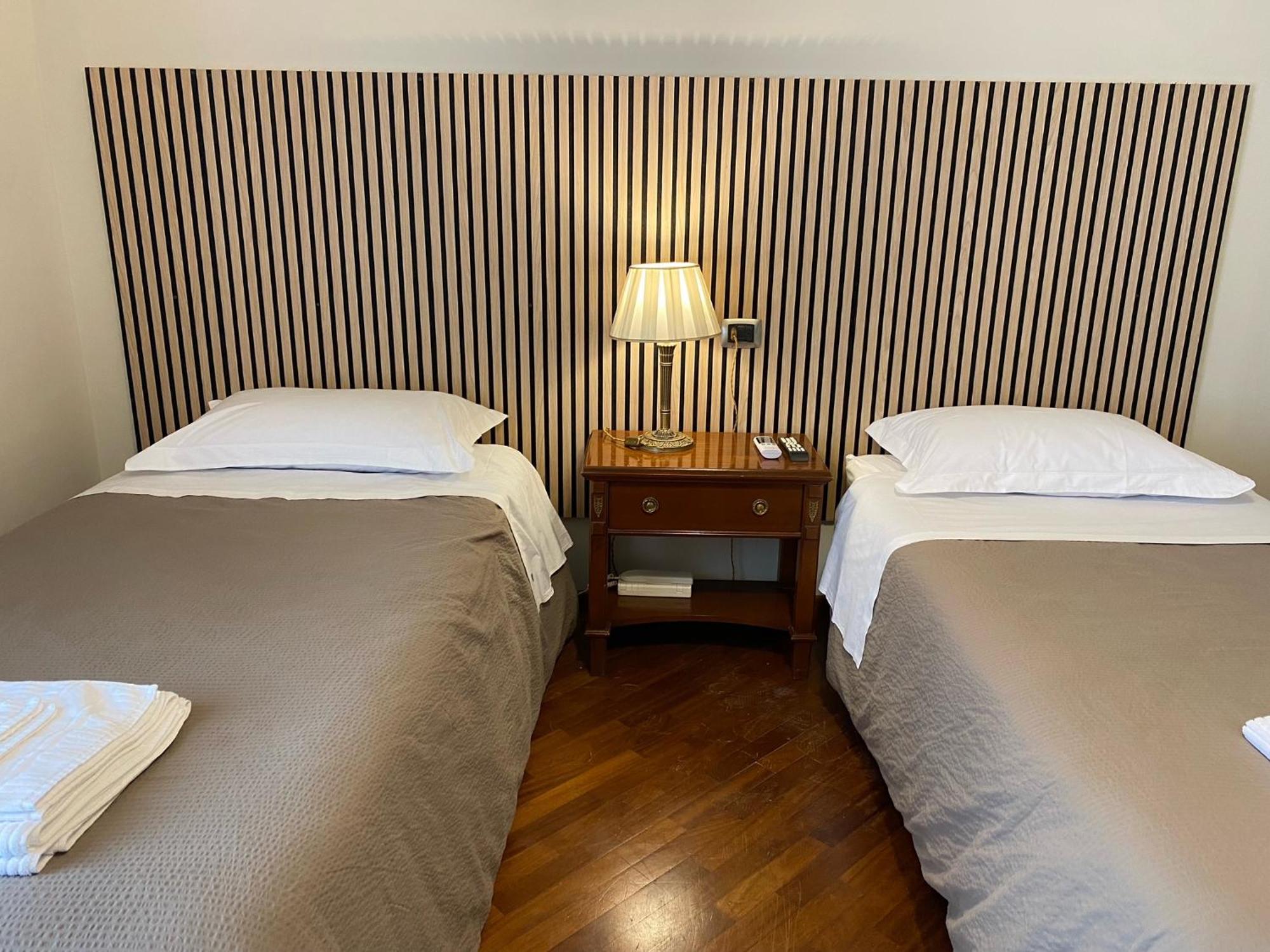 Casa Battisti Messina Guest House In Centro Citta, Ideale Per Famiglie O Gruppi Екстериор снимка