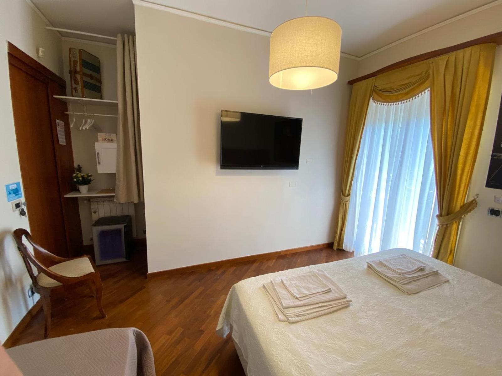 Casa Battisti Messina Guest House In Centro Citta, Ideale Per Famiglie O Gruppi Екстериор снимка